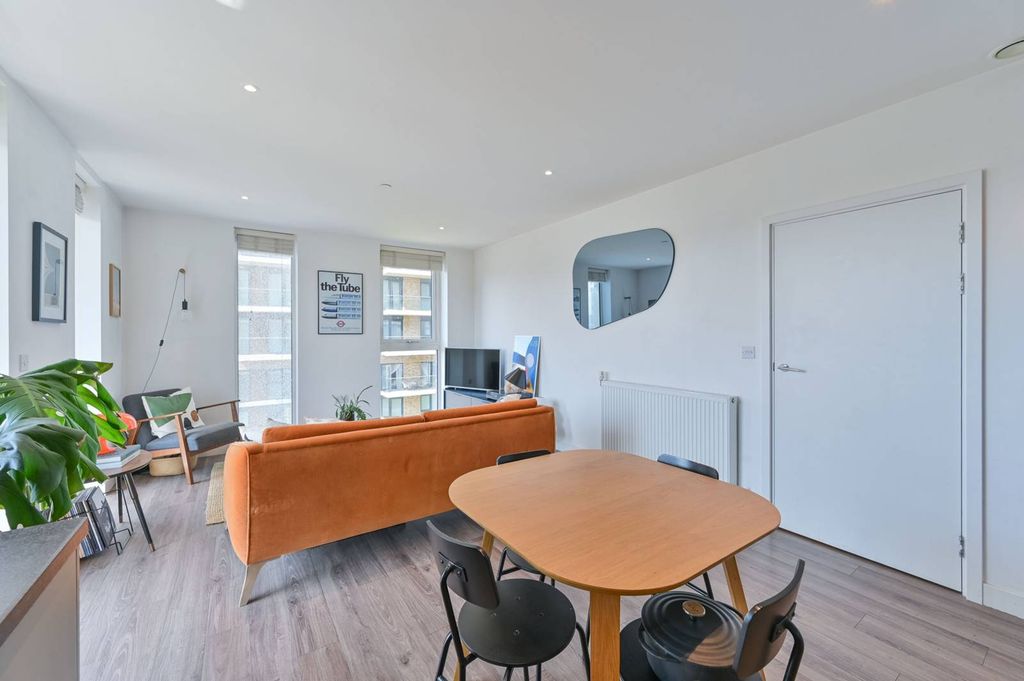 Property photo 1 of 11