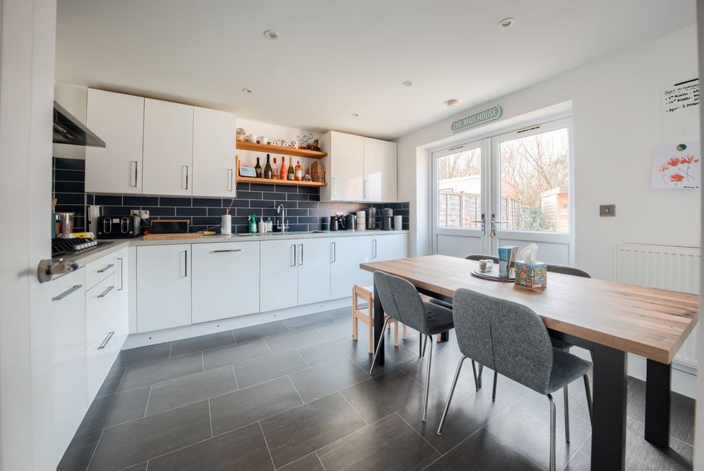 Property photo 2 of 18 Xt5A8344-Hdr(3)