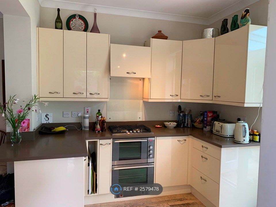Property photo 3 of 15 Kitchen