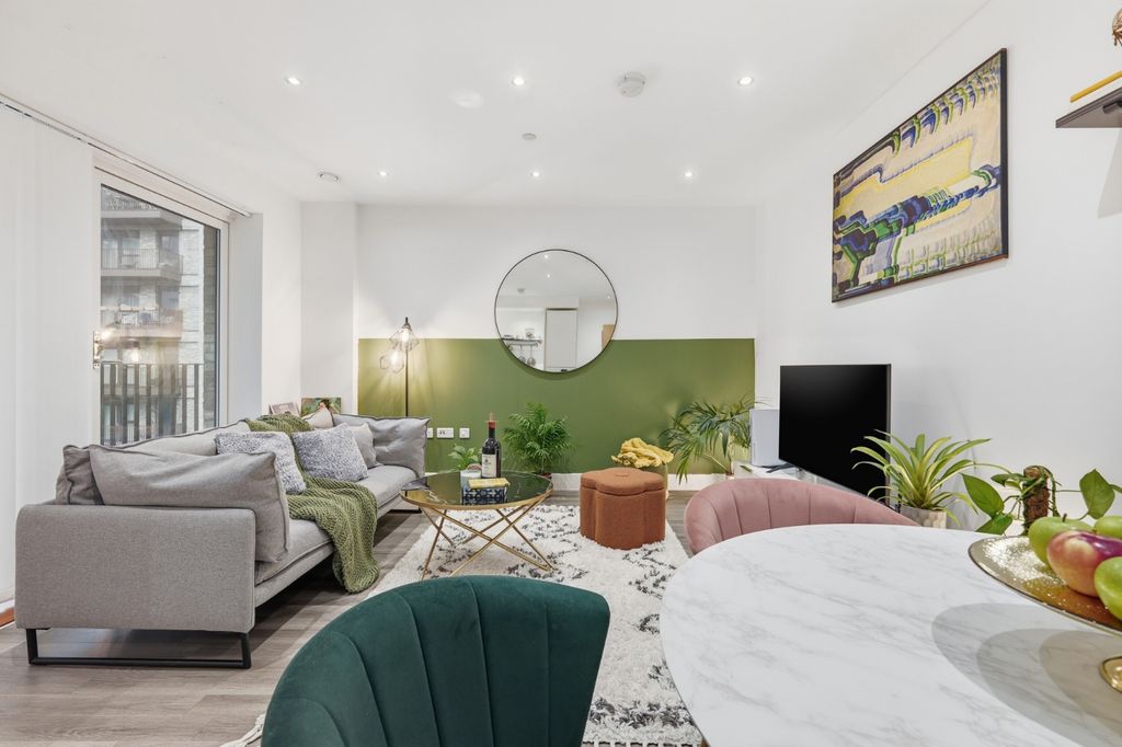 Property photo 3 of 17 4813032