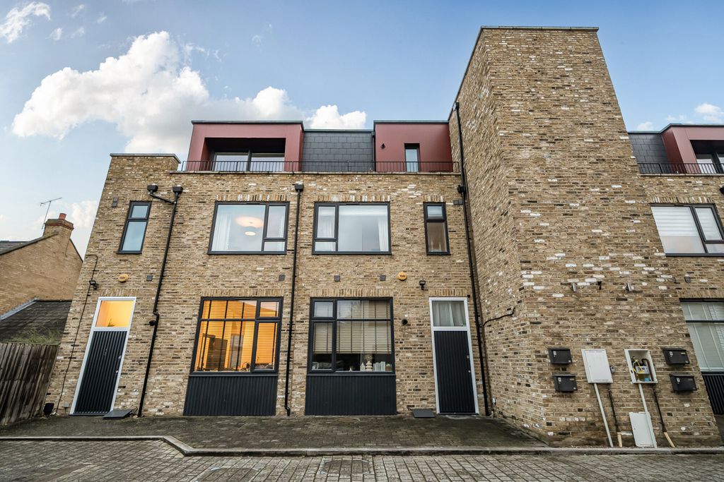 Property photo 1 of 26 External