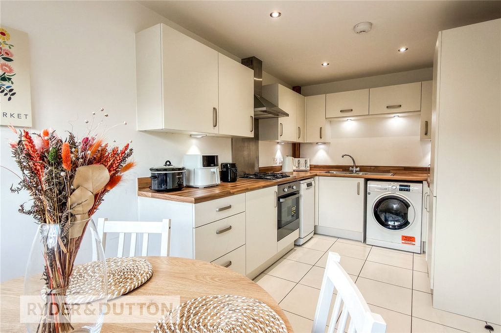 Property photo 2 of 17 Kitchen/Dining Room