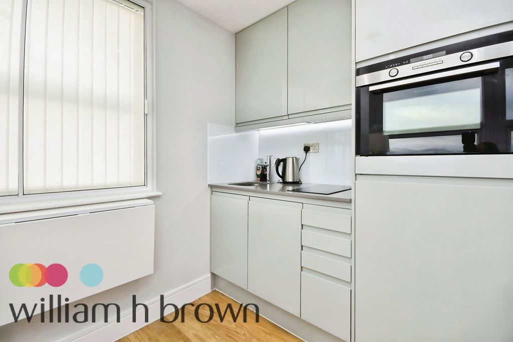 Property photo 2 of 16 Image