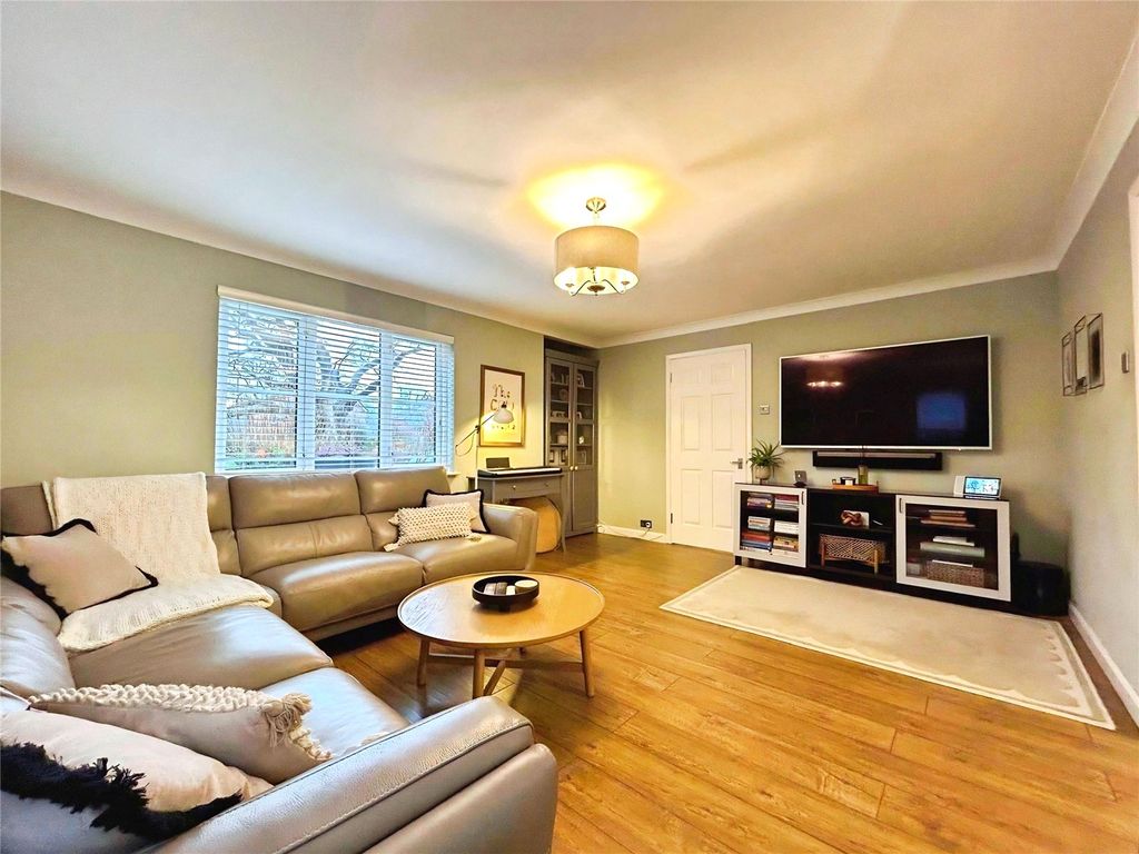 Property photo 2 of 26 Picture No. 33