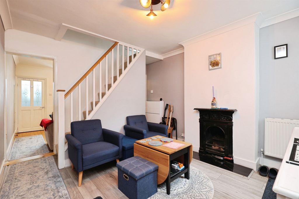 Property photo 3 of 14