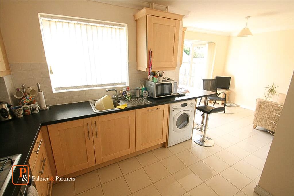 Property photo 2 of 17 Kitchen