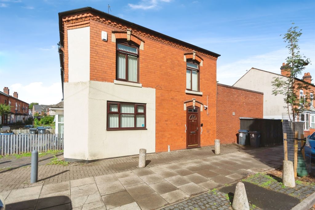 Property photo 1 of 17