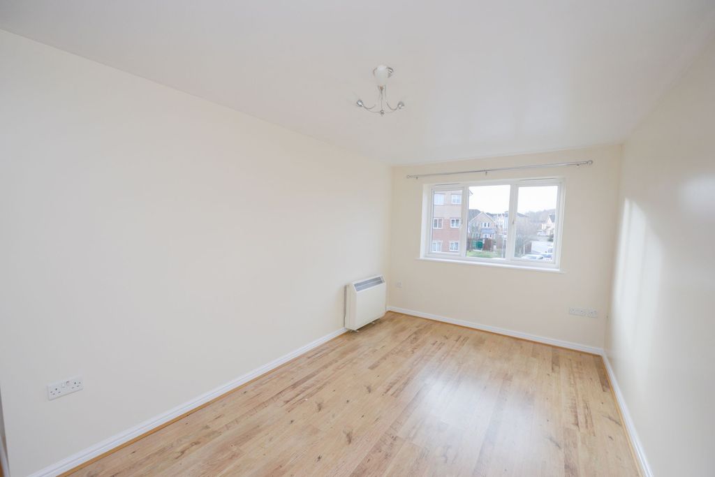 Property photo 2 of 8