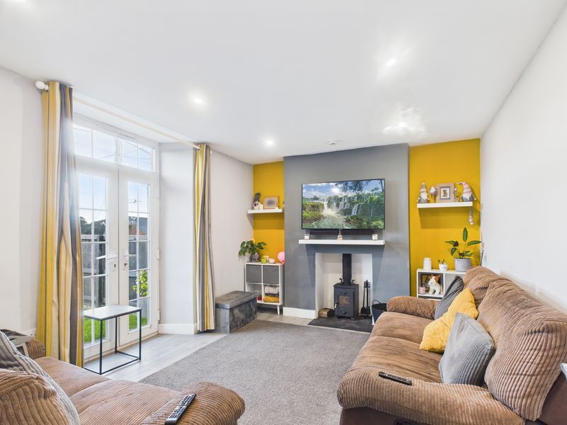 Property photo 2 of 10 Lounge