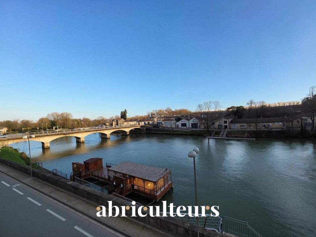 Property photo 1 of 19 Mansion In The Heart Of The City Center For Sale In Jarnac (16200)