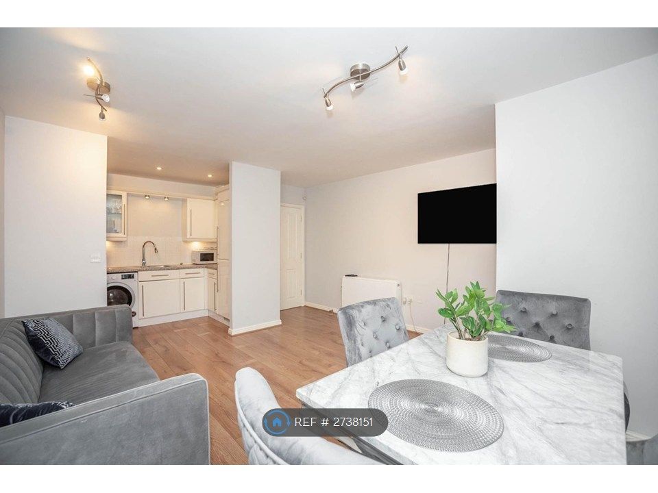 Property photo 1 of 16 Living Room