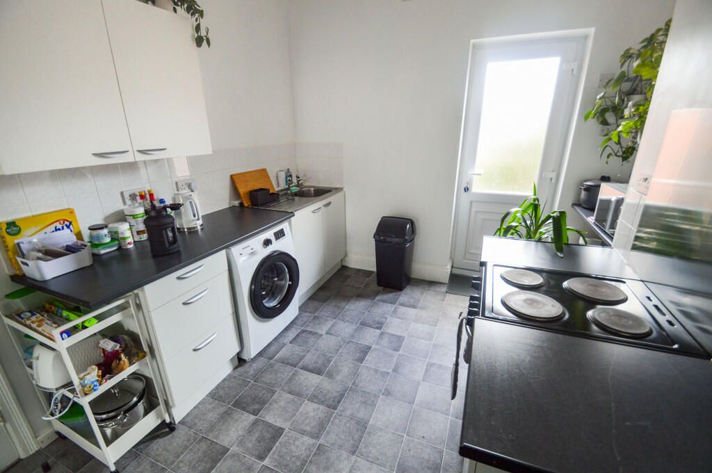 Property photo 3 of 7 Photo 2