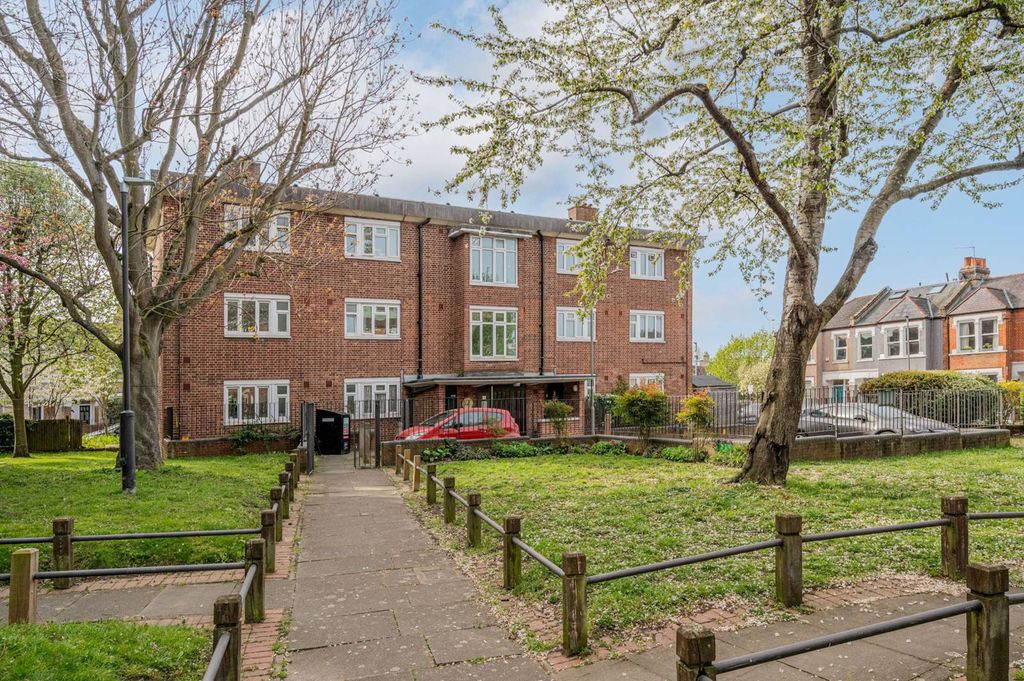 Property photo 2 of 11