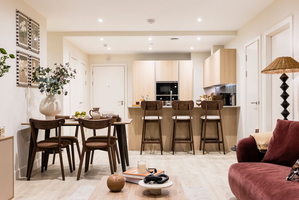 Property photo 2 of 27