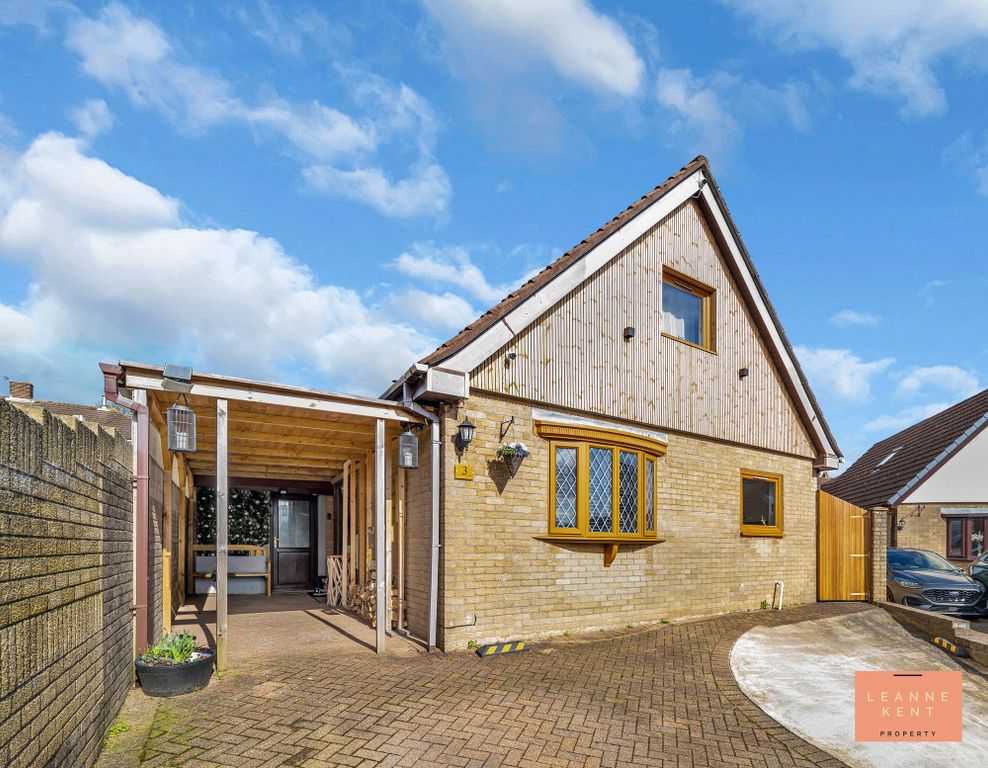 Property photo 1 of 32