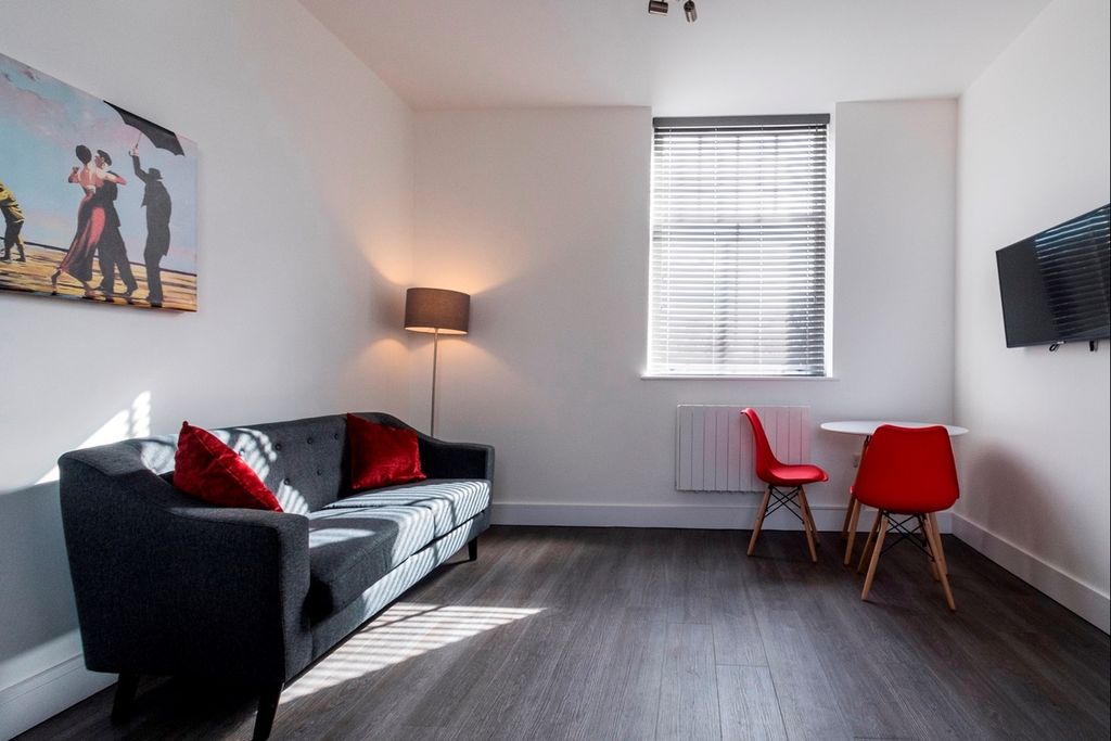 Property photo 3 of 6