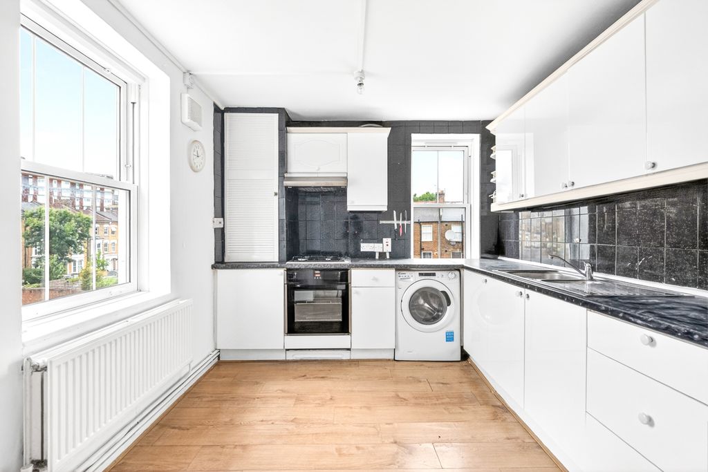 Property photo 1 of 17 Kitchen