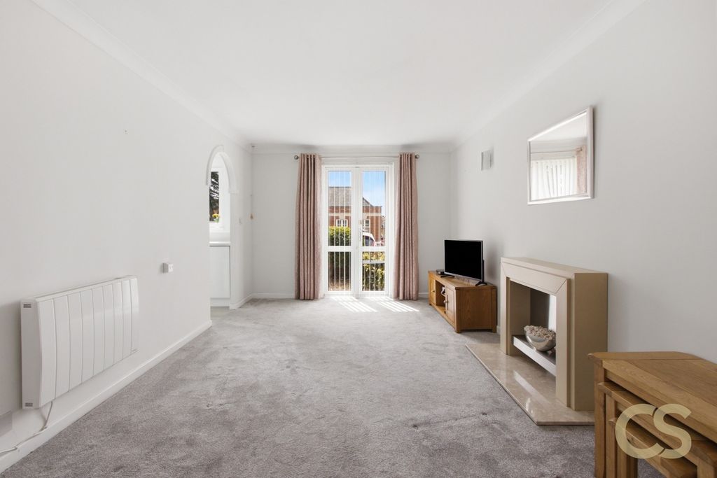 Property photo 2 of 13 5219054