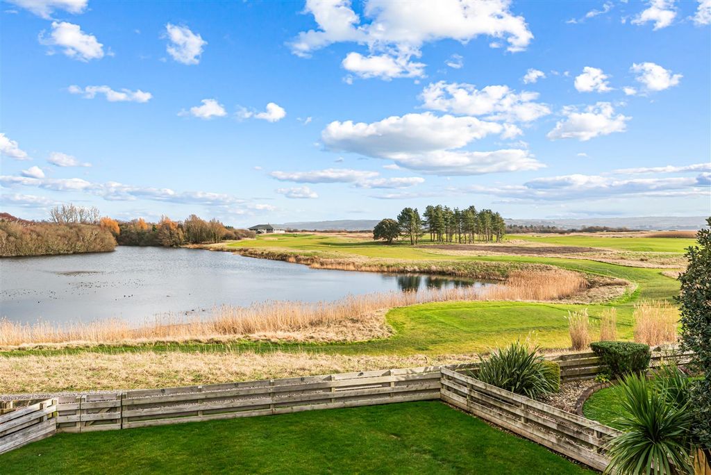 Property photo 3 of 33 Views