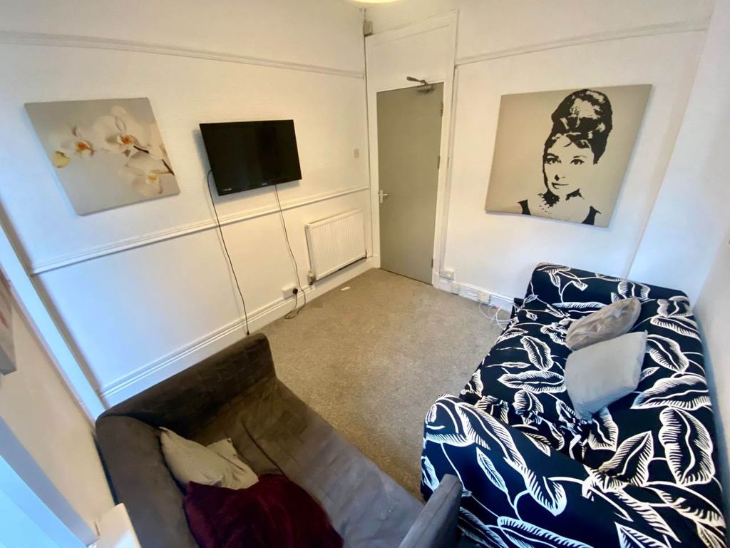 Property photo 1 of 8 17c7Bd61-c38d-4593-B293-92dc64Fbc863