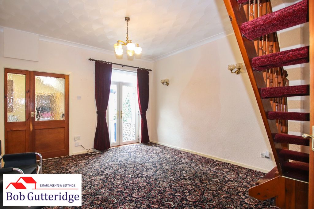 Property photo 3 of 17 Sitting Room