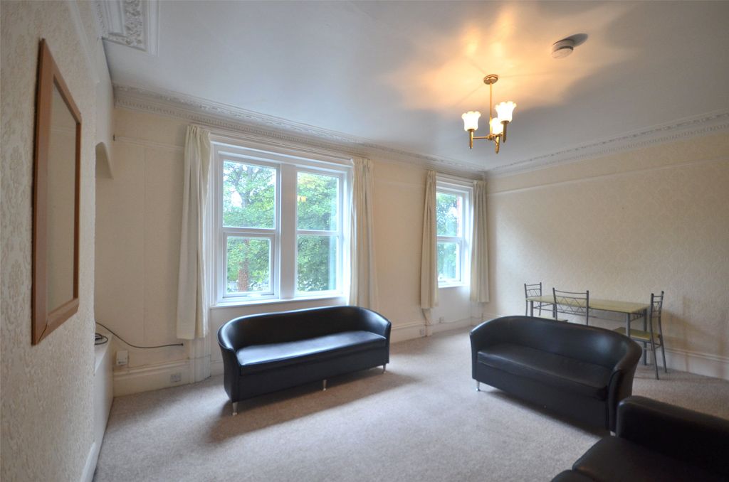 Property photo 2 of 10 Lounge