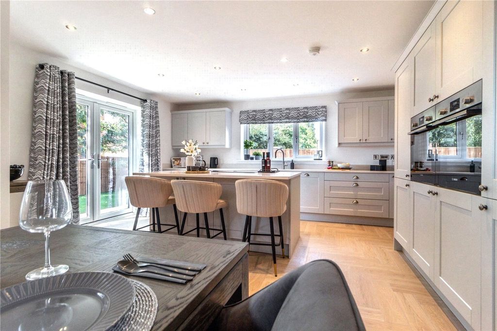 Property photo 2 of 31 Show Home