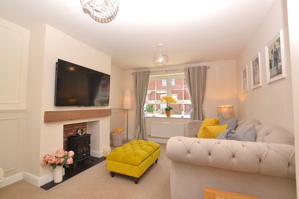 Property photo 3 of 32