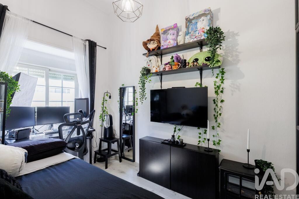 Property photo 1 of 37