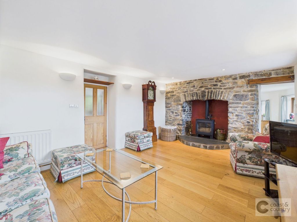 Property photo 3 of 38
