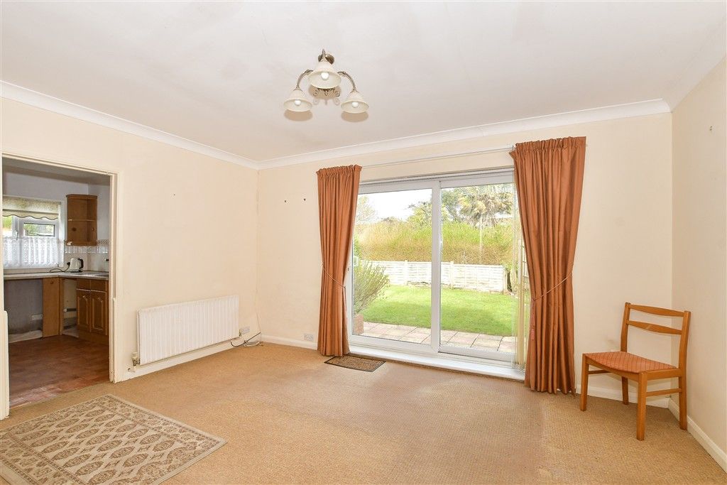 Property photo 3 of 13 Lounge