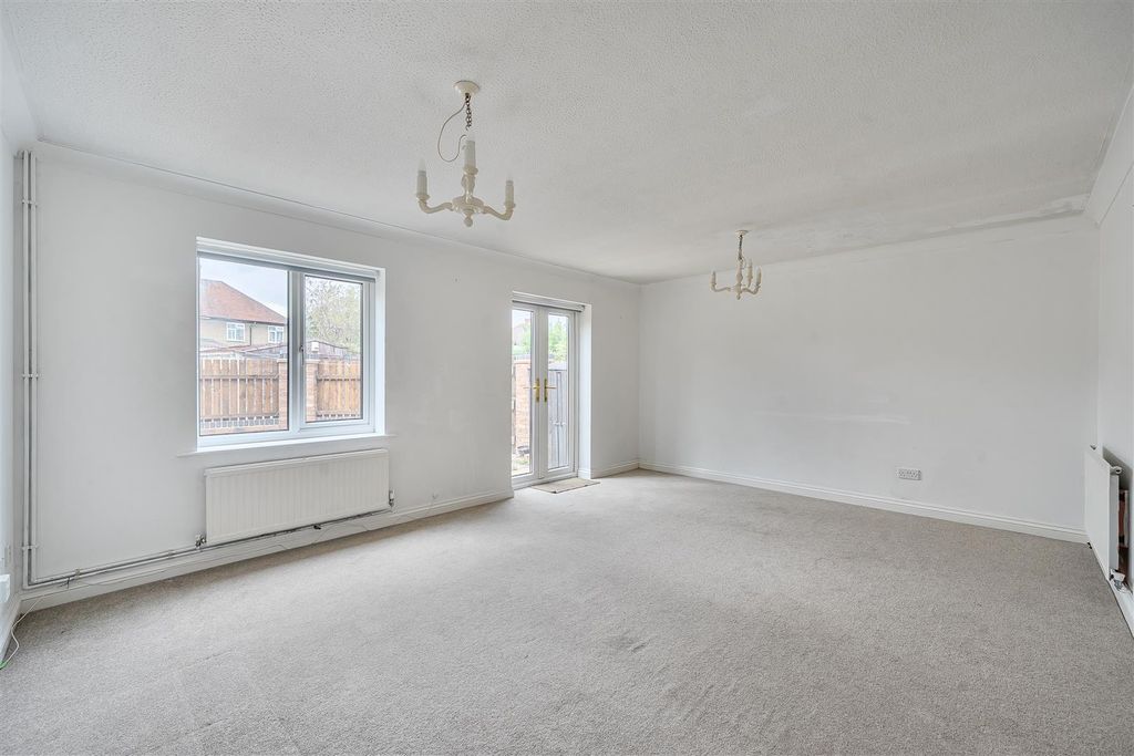 Property photo 3 of 12 Living/Dining Room
