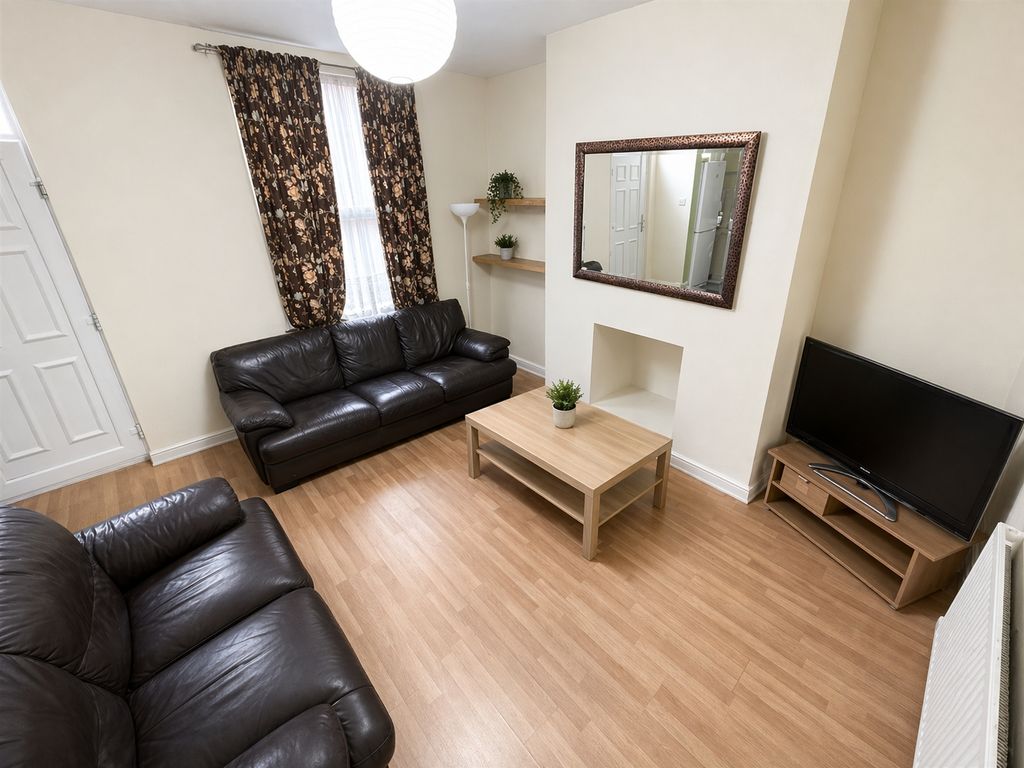 Property photo 1 of 10 Picture No. 15