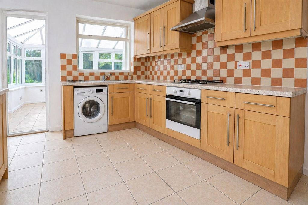 Property photo 3 of 7 Kitchen.Png