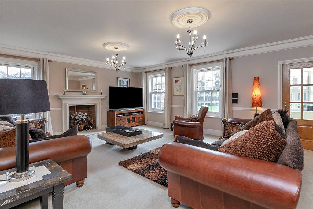 Property photo 3 of 28 Picture No. 05