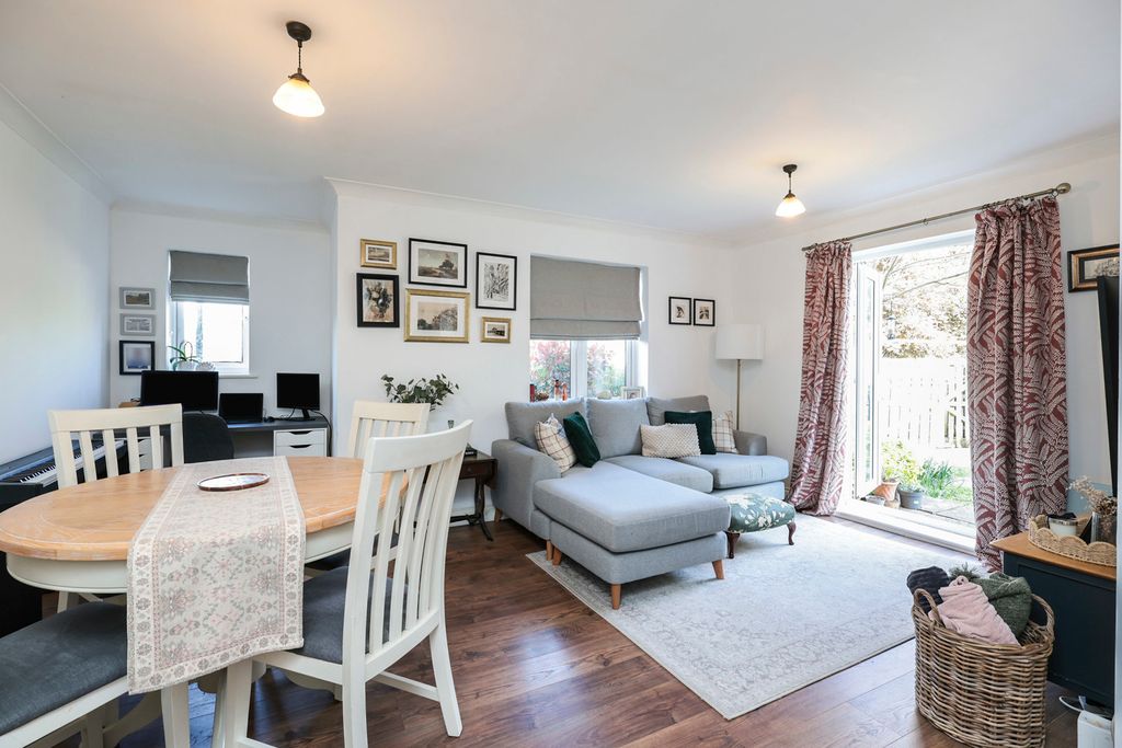 Property photo 1 of 11 Pbox-Img.Jpg