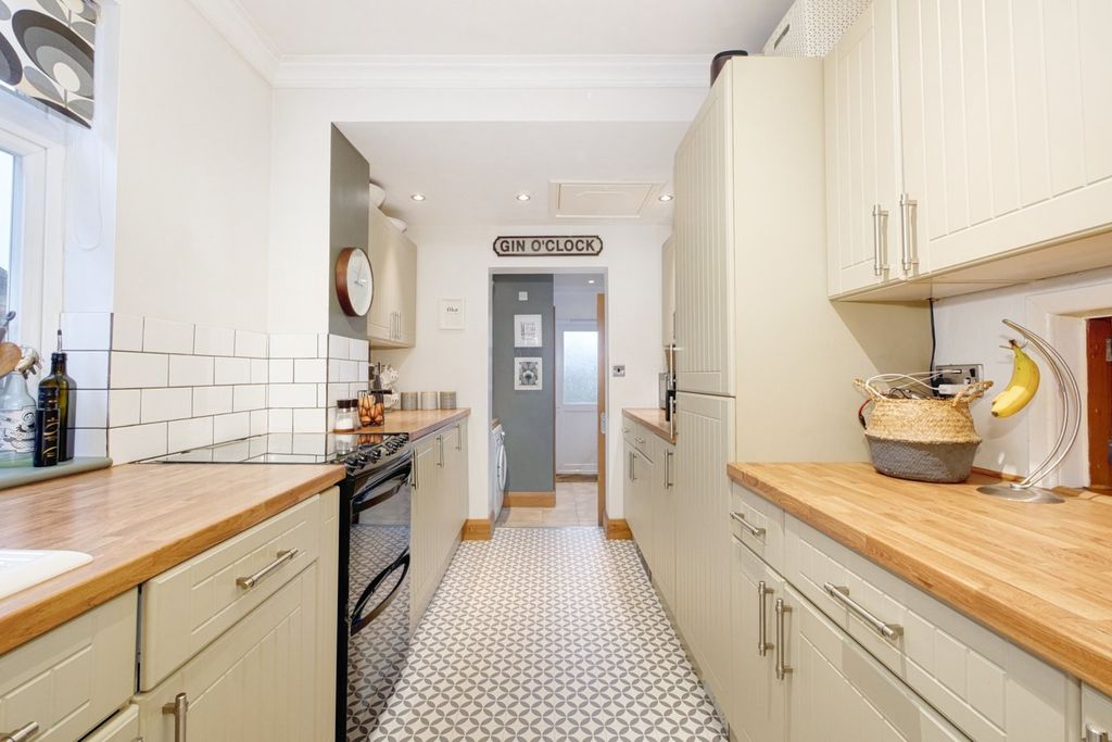 Property photo 3 of 30