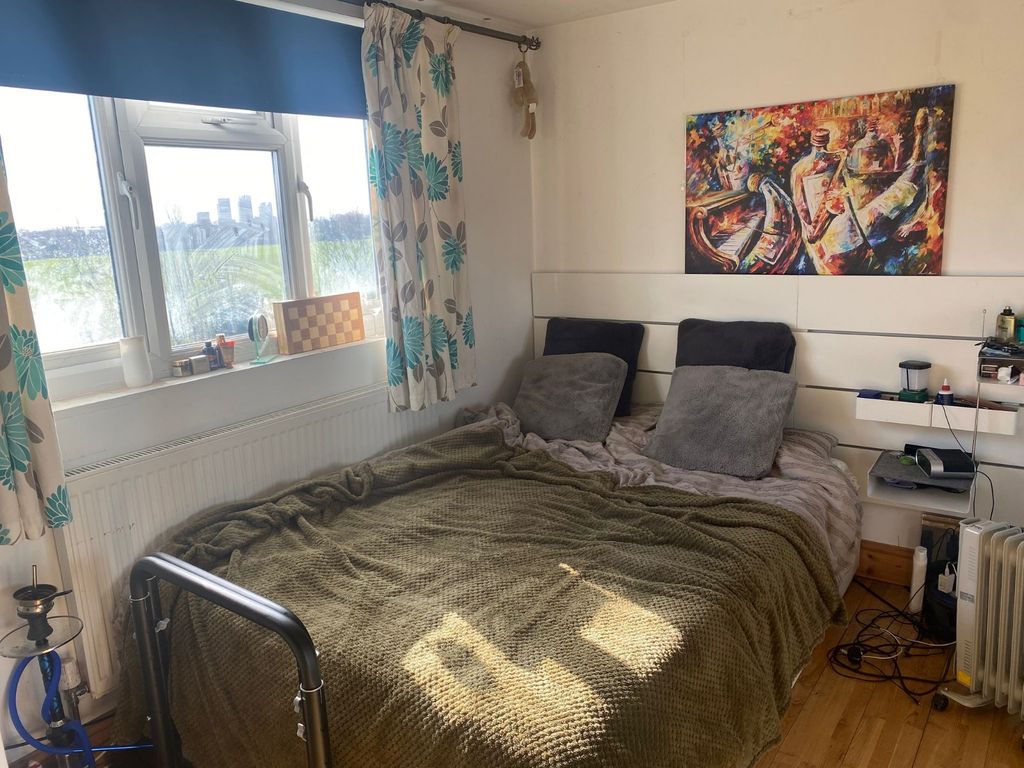 Property photo 1 of 3