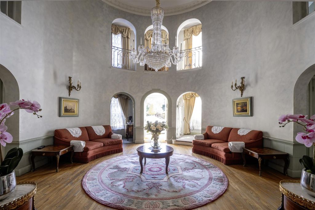 Property photo 3 of 13 7464_013.Jpg