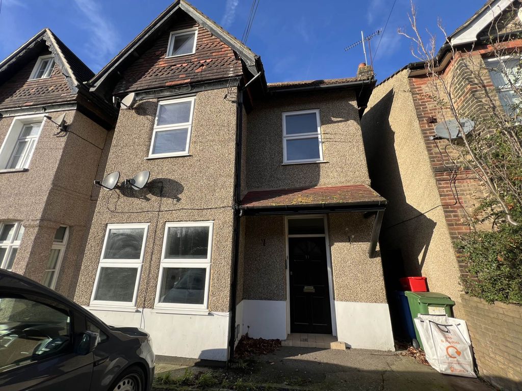 Property photo 2 of 11