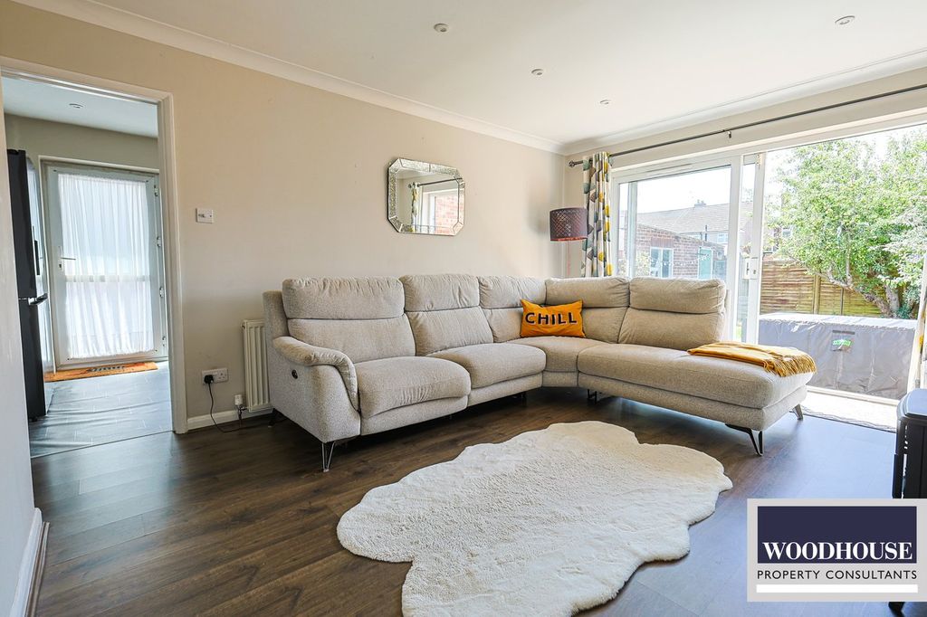 Property photo 2 of 26