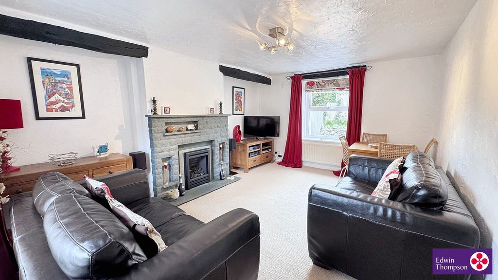 Property photo 2 of 22