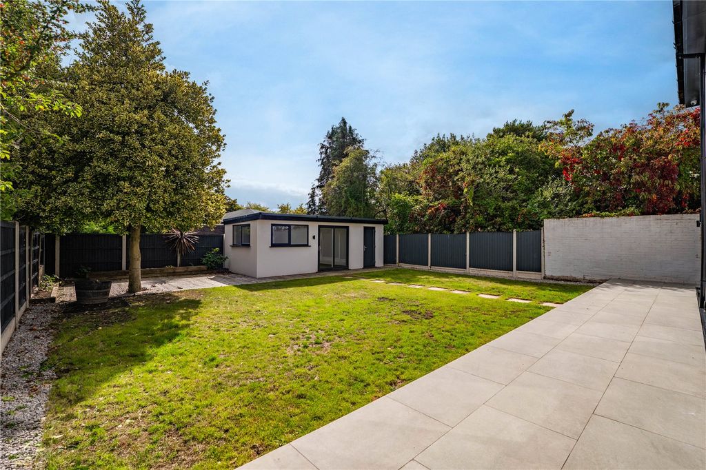 Property photo 2 of 42 Picture No. 47