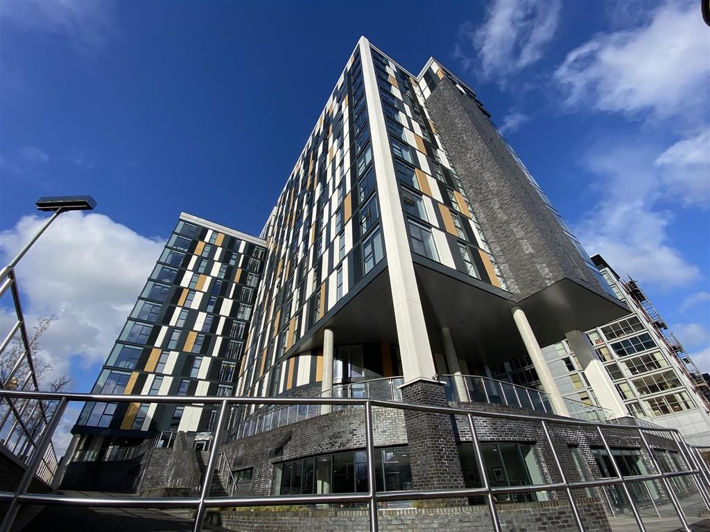 Property photo 2 of 18