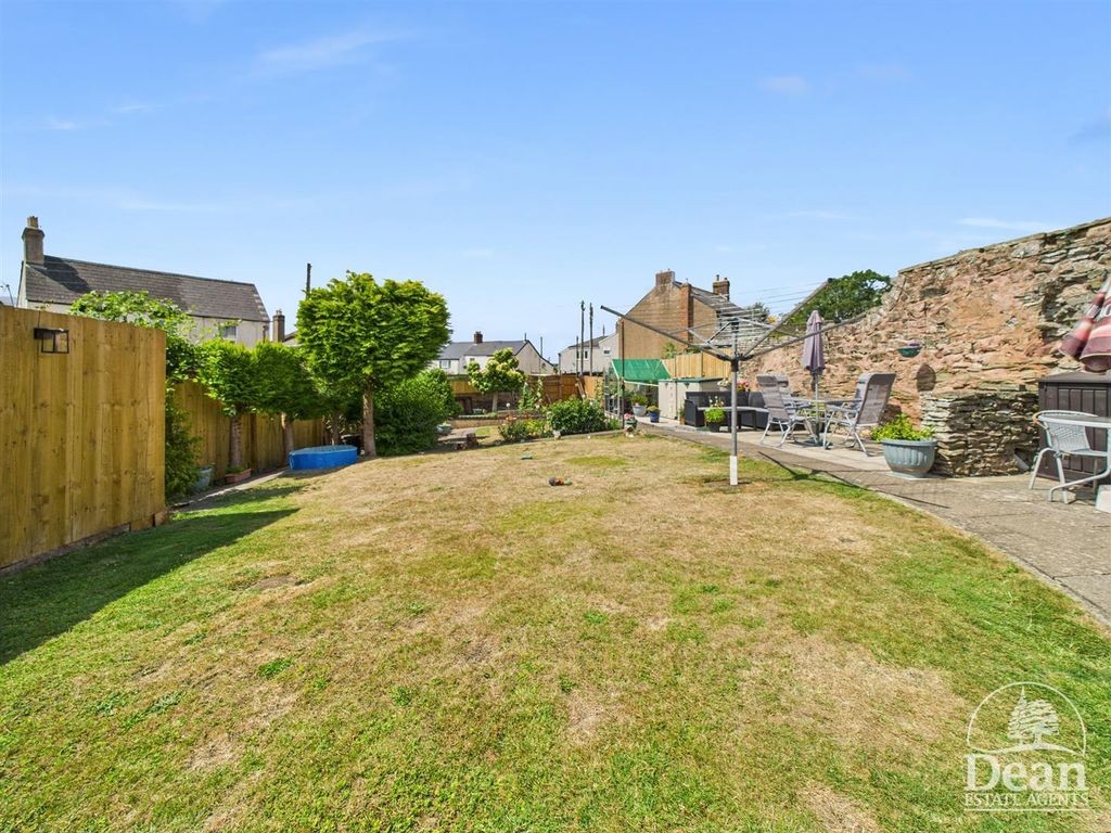 Property photo 2 of 22