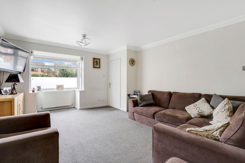 Property photo 2 of 17