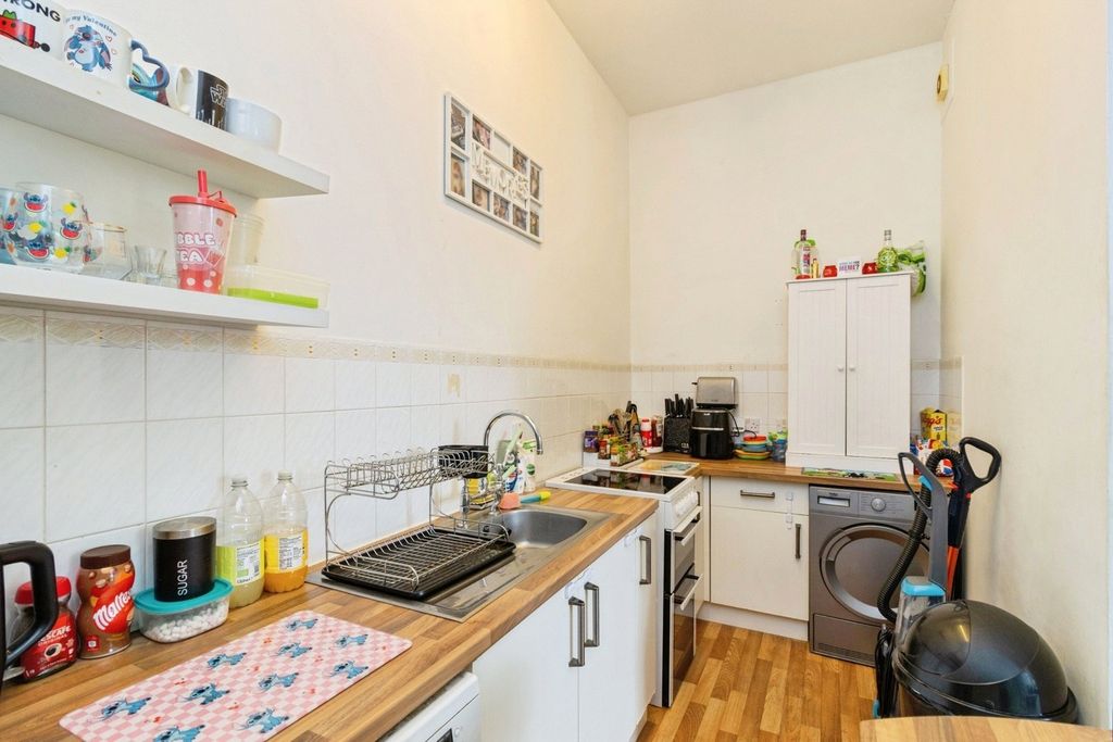 Property photo 3 of 11 Pbox-Img.Jpg
