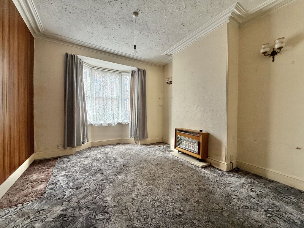 Property photo 2 of 11 Photo 7