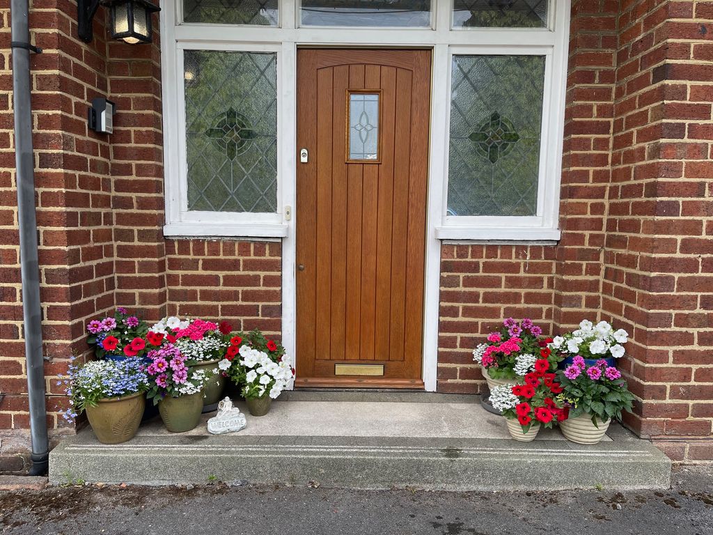 Property photo 2 of 35