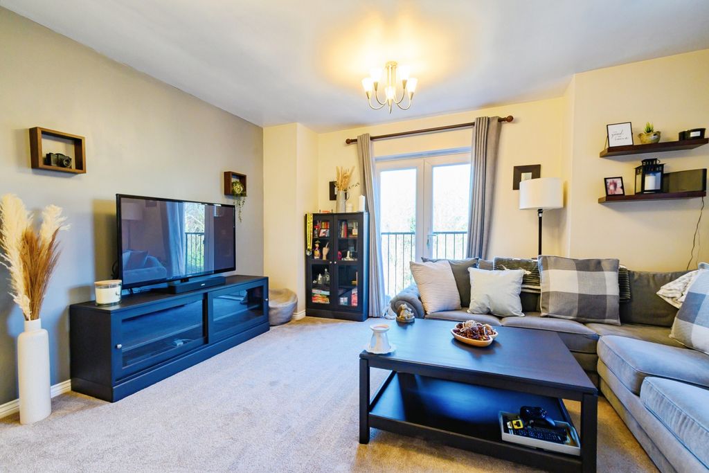 Property photo 2 of 19 Living Room